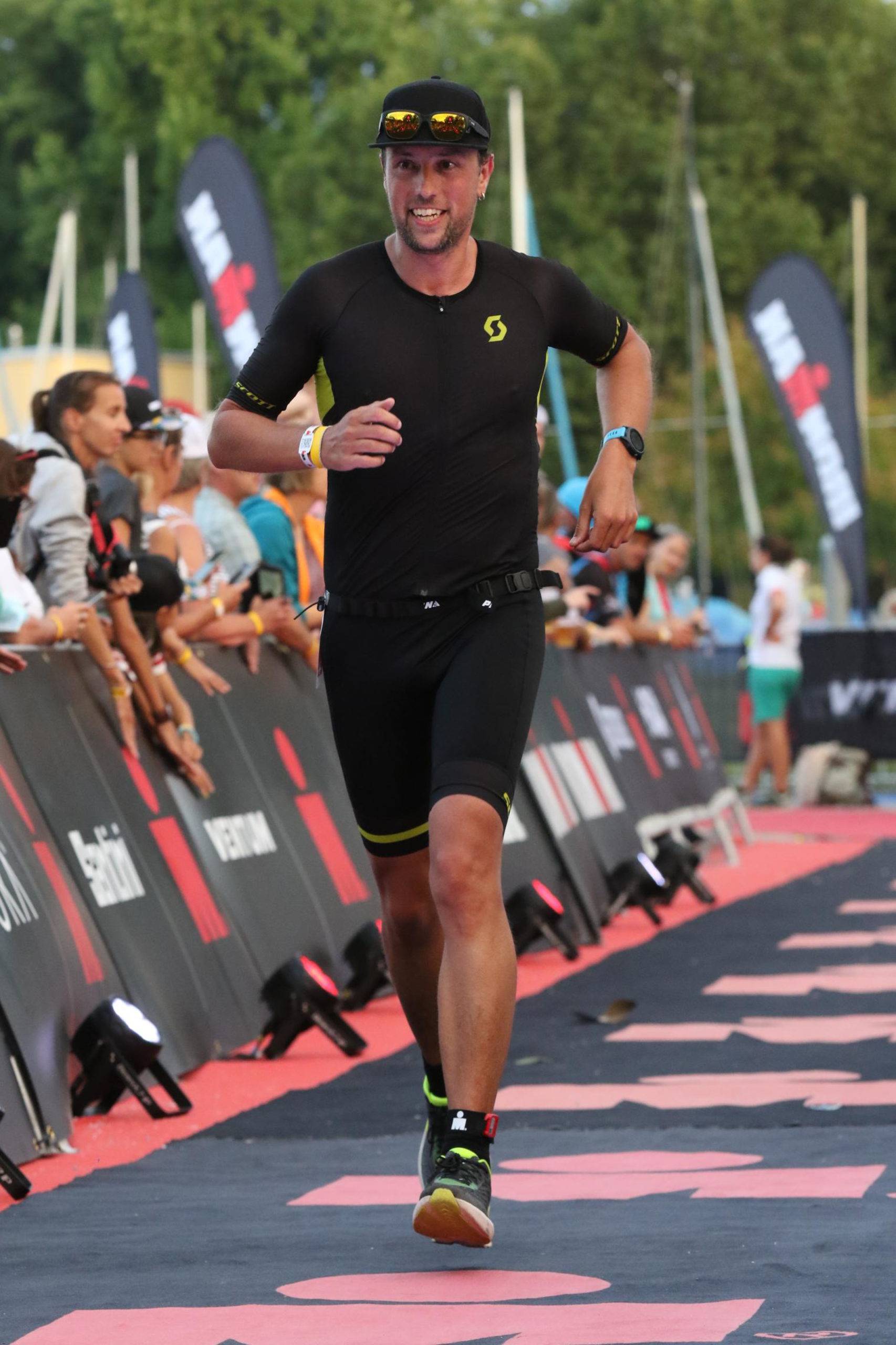 Last steps on the Ironman carpet, all smiling